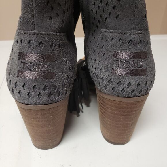 Tom’s Gray Perforated Open Toe Chunky Heel Ankle Boot w/ Tassel Zipper Sz 8 PO-E - Picture 5 of 12